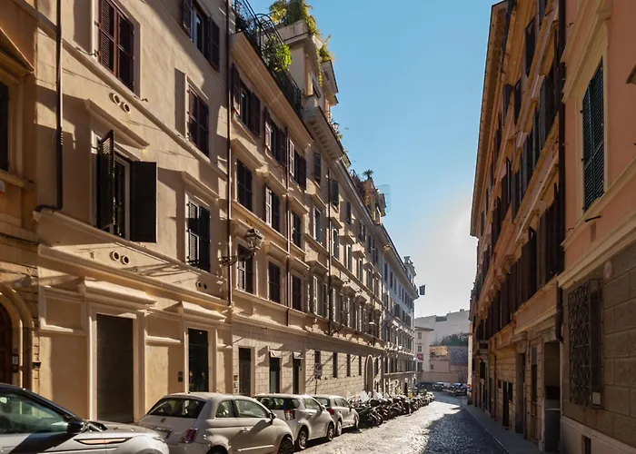 The Mirror Next To Spanish Steps Apartment *